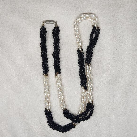 Black & White Twisted Beaded Necklace | Vintage Statement Piece - Picture 3 of 8